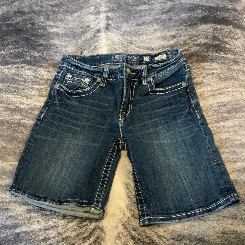 Miss me boyfriend shorts size 26